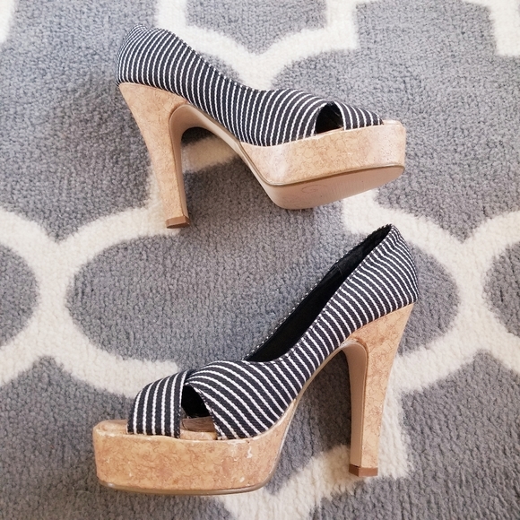 Striped "Cork Look" Peep Toe Heels - Picture 2 of 7